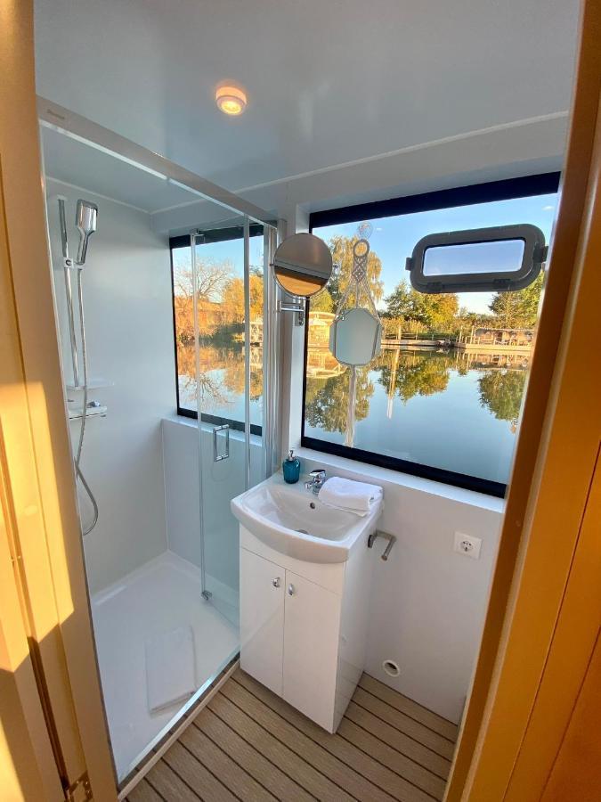 Hotel Lieblingsplatz Parey - Schwimmendes Hausboot Exterior foto